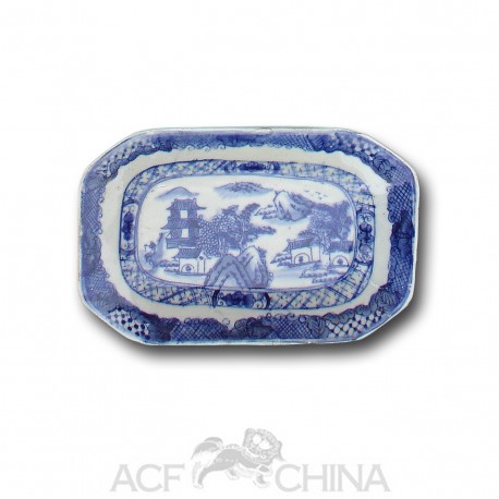 Small qianlong style Chinese blue and white octagonal porcelain dish